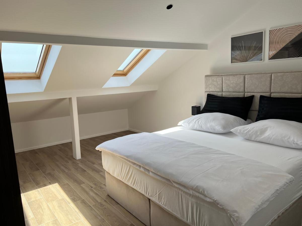 Madamik Apartments Bijela Kültér fotó