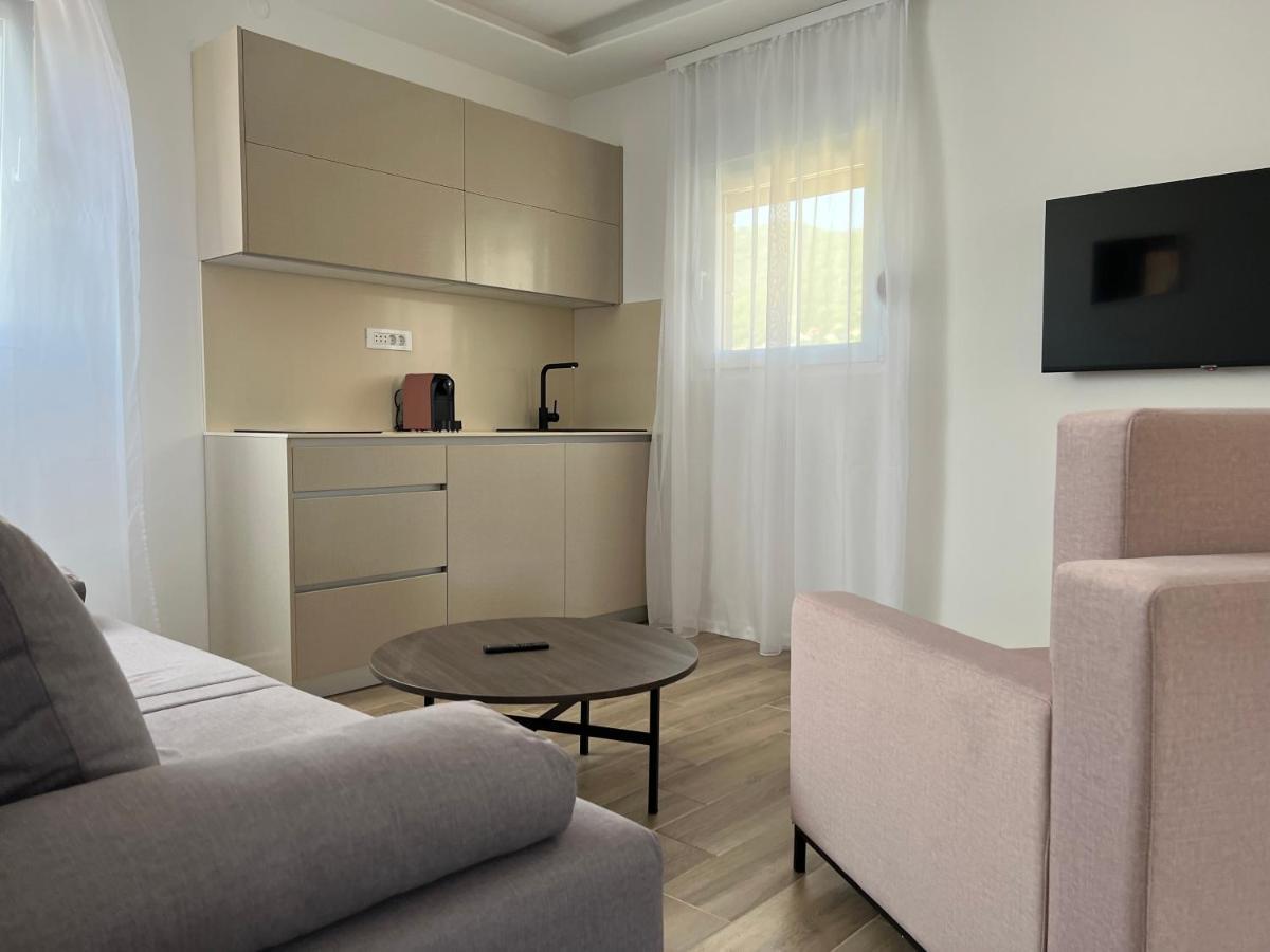 Madamik Apartments Bijela Kültér fotó