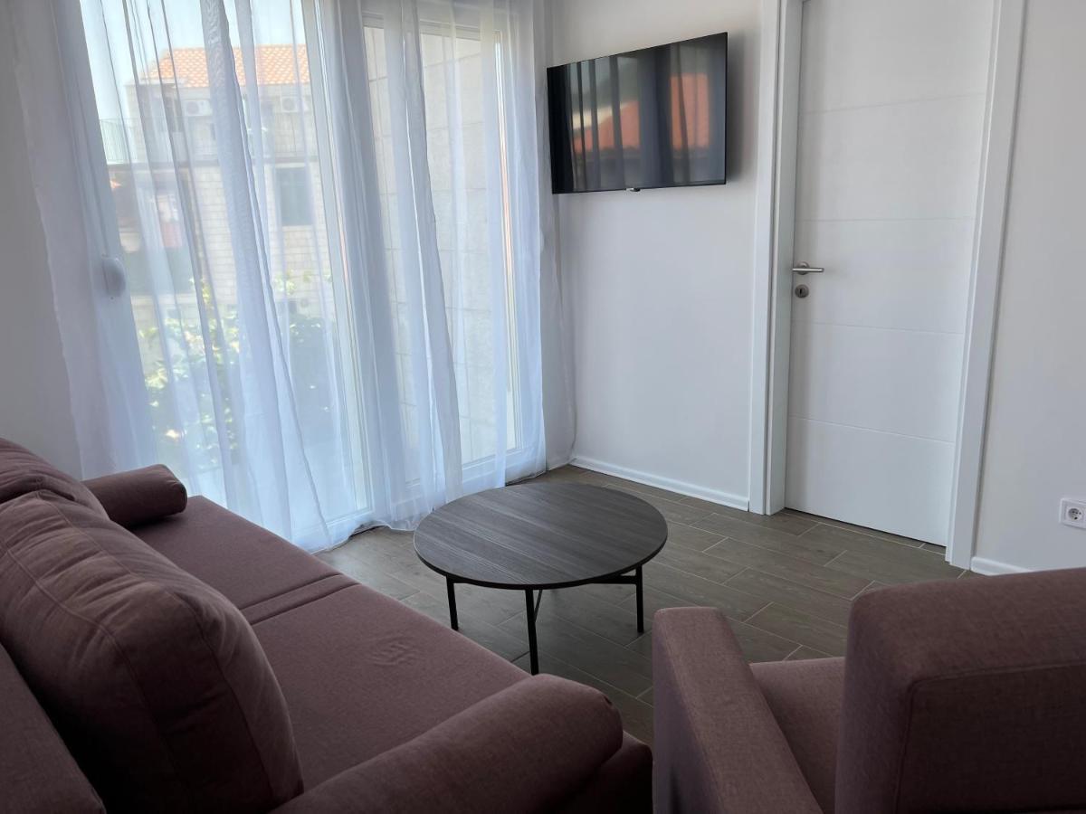 Madamik Apartments Bijela Kültér fotó