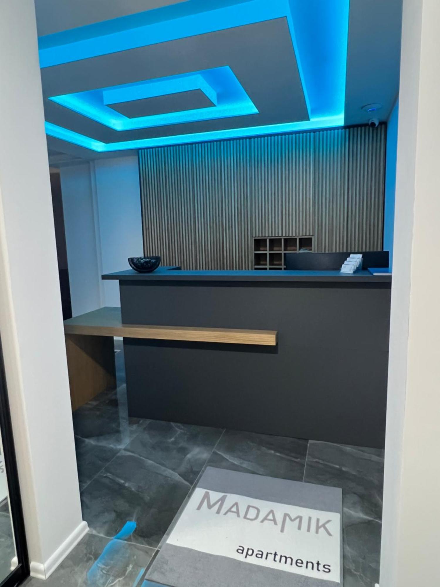 Madamik Apartments Bijela Kültér fotó