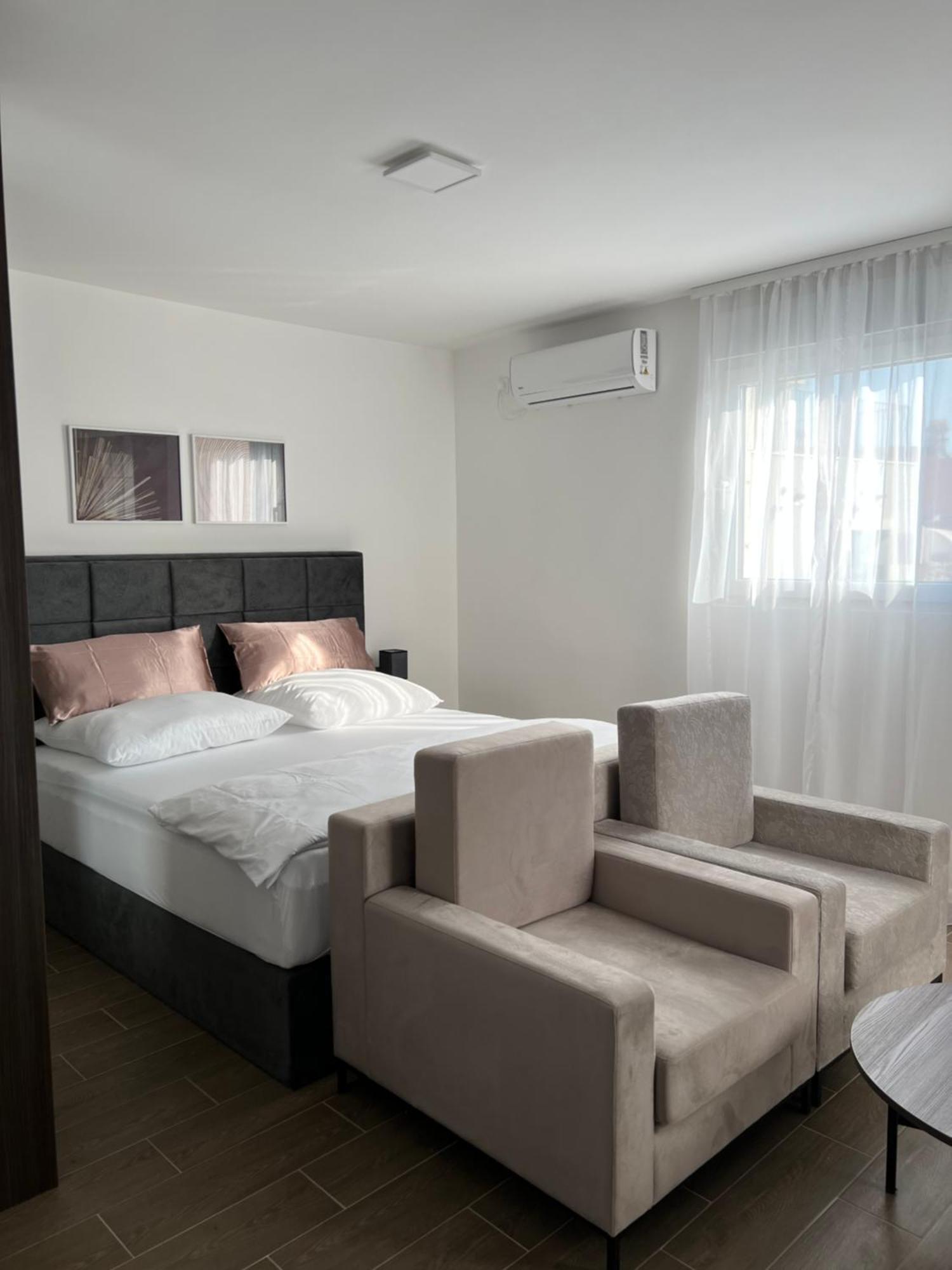 Madamik Apartments Bijela Kültér fotó